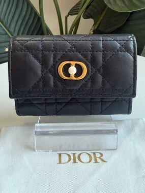 Dior ‘Jolie Glycine Wallet’